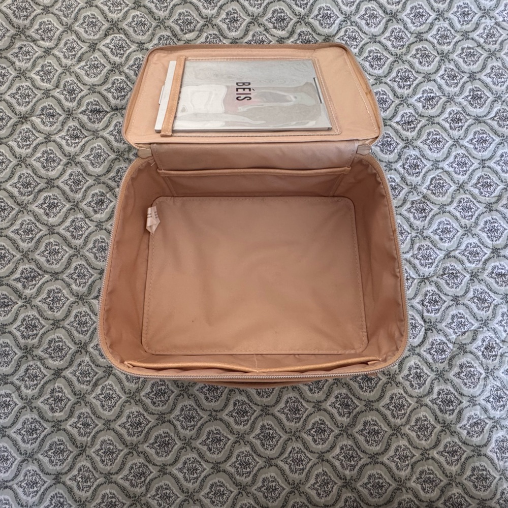 LIKE NEW Beis Cosmetic Case - Picture 4 of 6